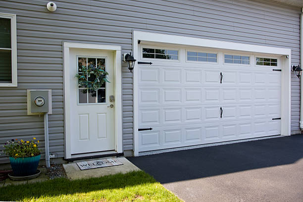 24/7 Emergency Garage Door Roller Replacement experts in Clark County County, KS